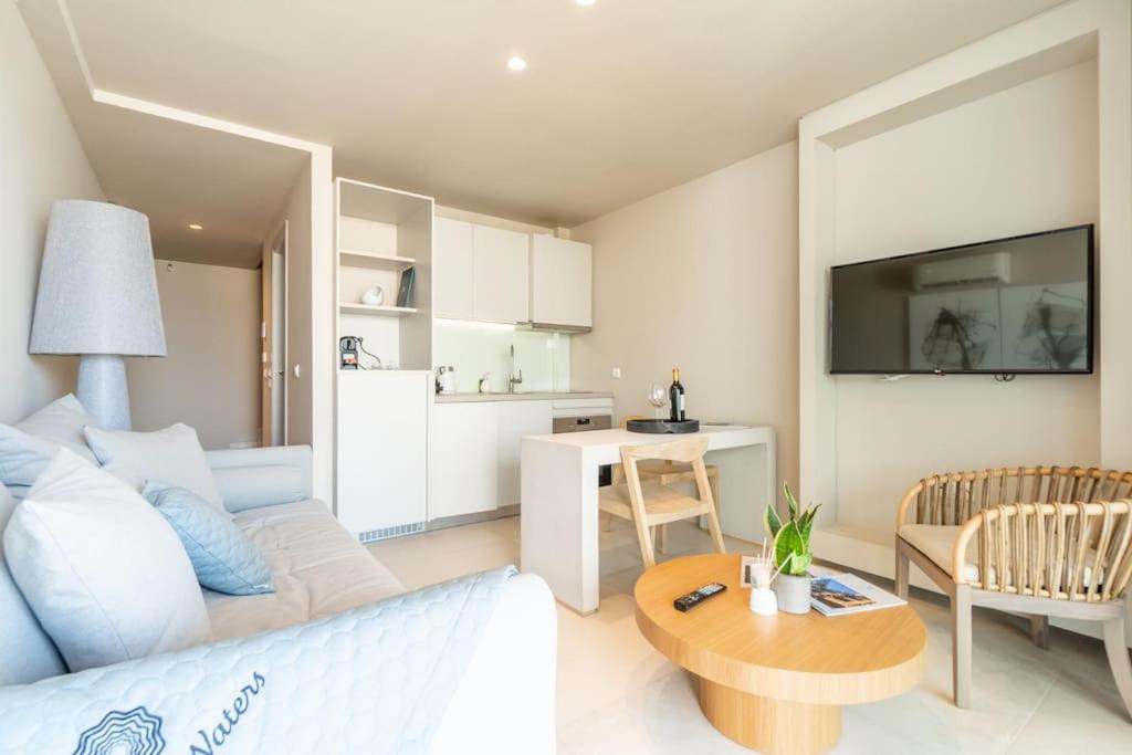 Cw Athens Riviera Suite Extérieur photo