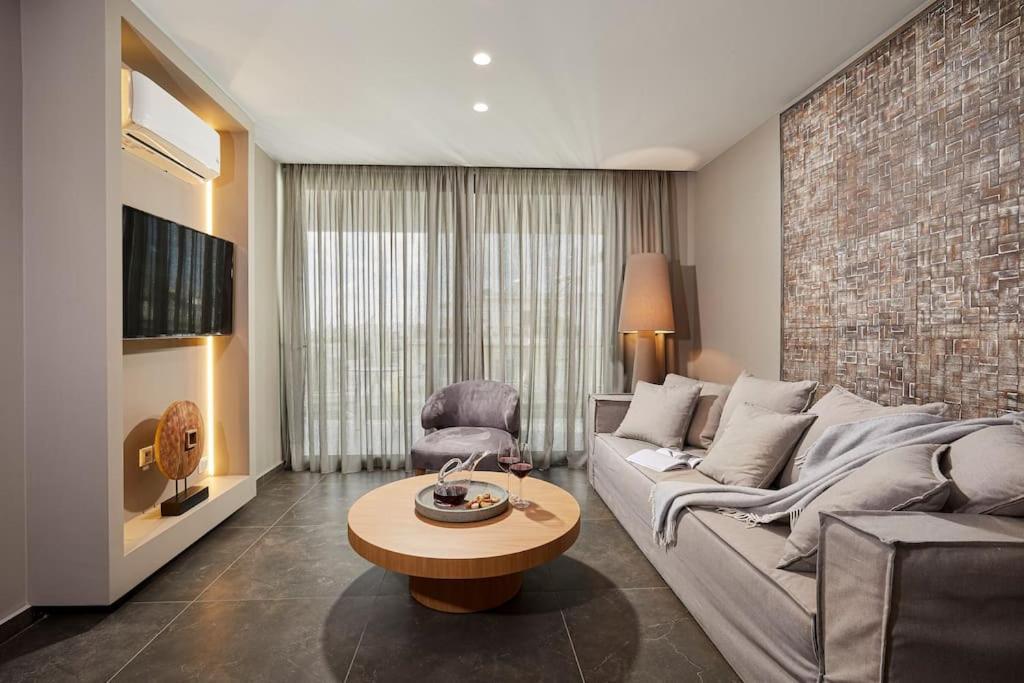Cw Athens Riviera Suite Extérieur photo
