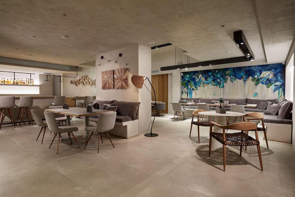 Cw Athens Riviera Suite Extérieur photo